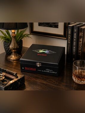 Recluse Draconian Empty Black Cedar Cigar Box | Wooden Collector Storage Box